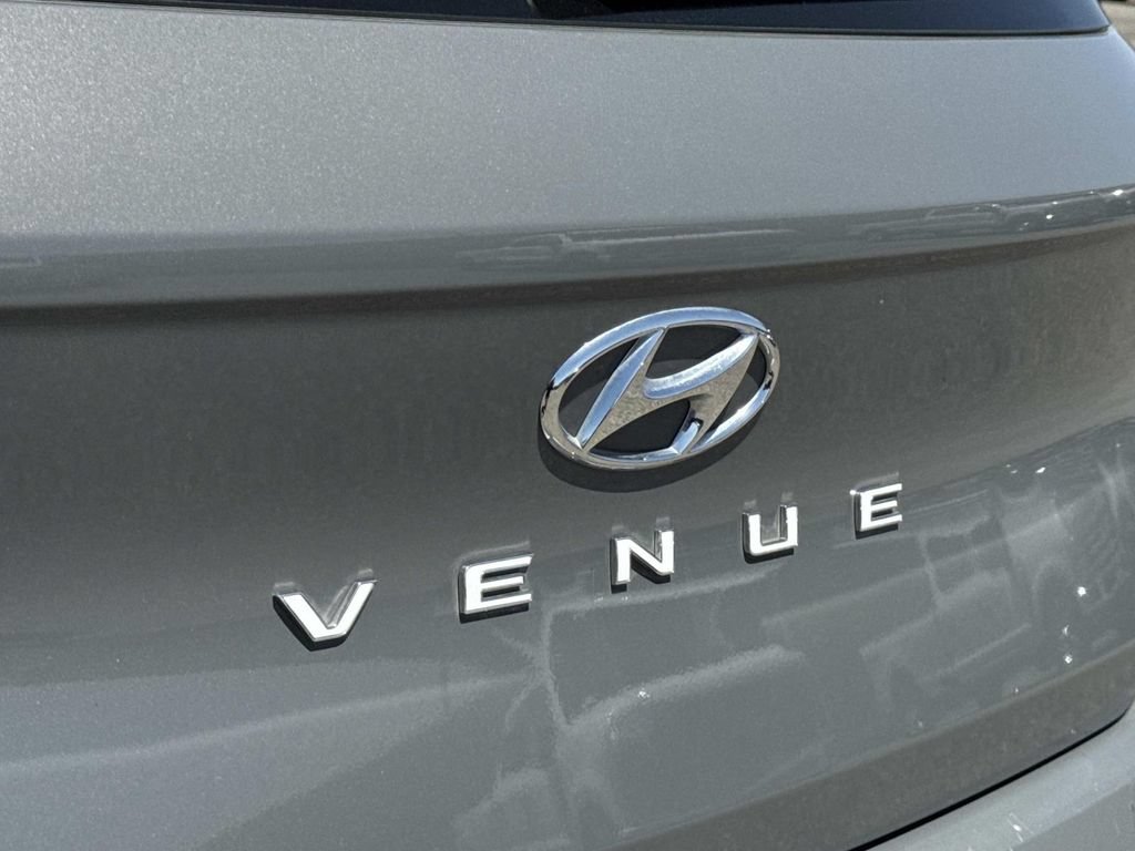 Used 2021 Hyundai Venue SE FWD image 26