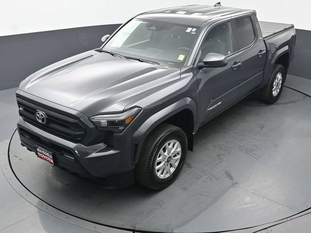 Certified 2024 Toyota Tacoma SR5 AWD/4WD image 38