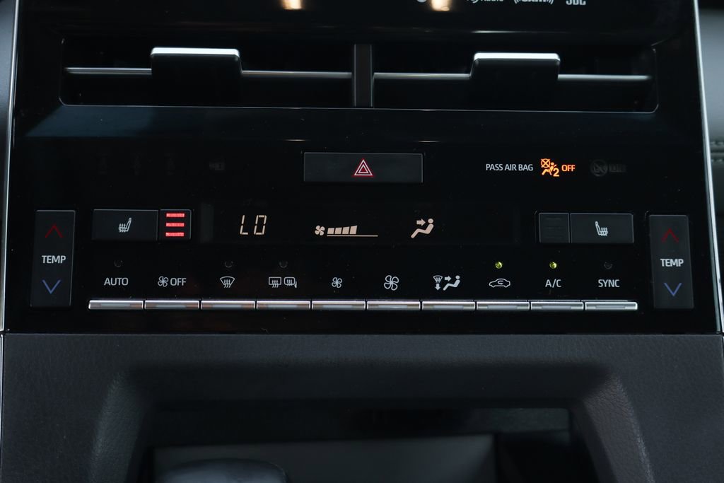 Used 2020 Toyota Avalon XSE image 34