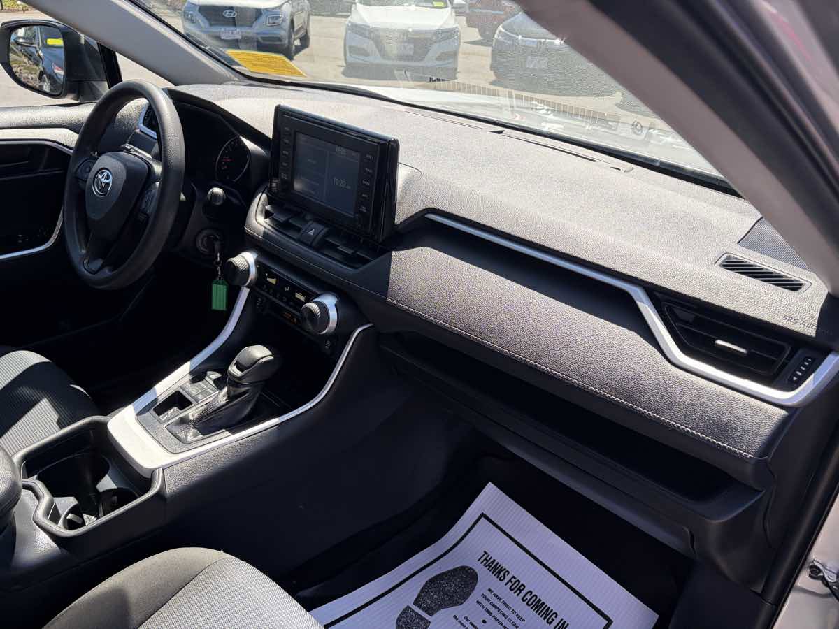 Used 2019 Toyota RAV4 LE AWD/4WD image 28