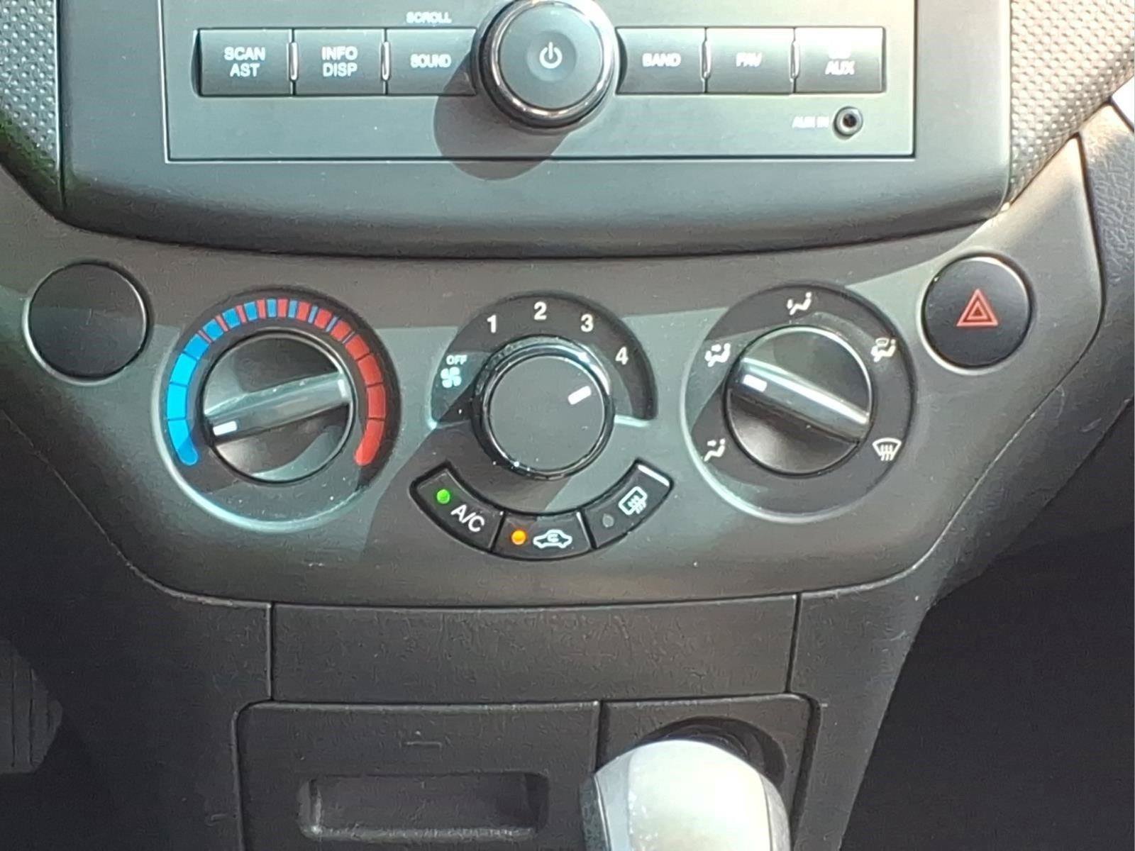 Used 2011 Chevrolet Aveo LT FWD image 13