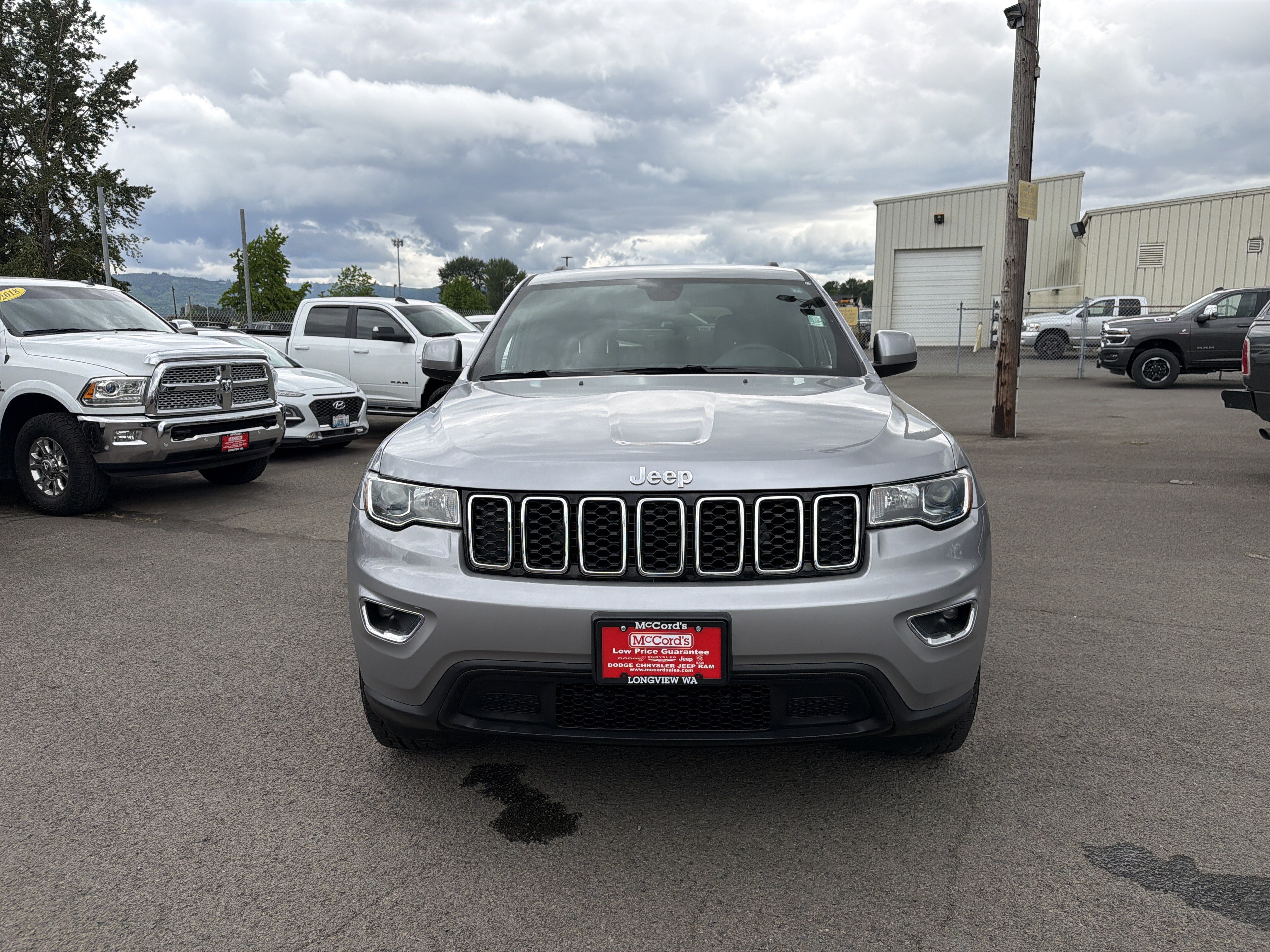 Used 2021 Jeep Grand Cherokee Laredo w/ Security & Convenience Group AWD/4WD image 8