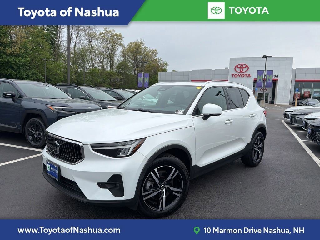 Used 2023 Volvo XC40 B5 Plus