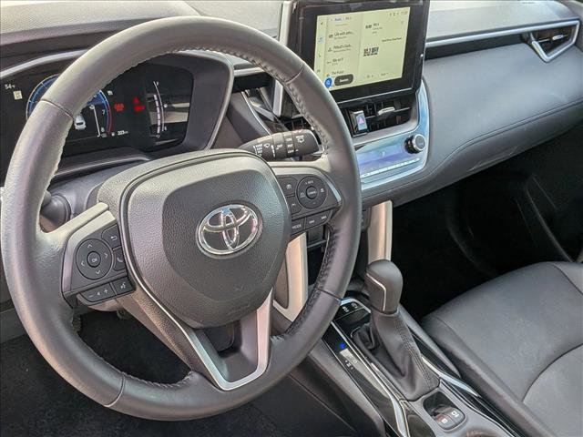 Used 2025 Toyota Corolla Cross XLE w/ Convenience Package image 10