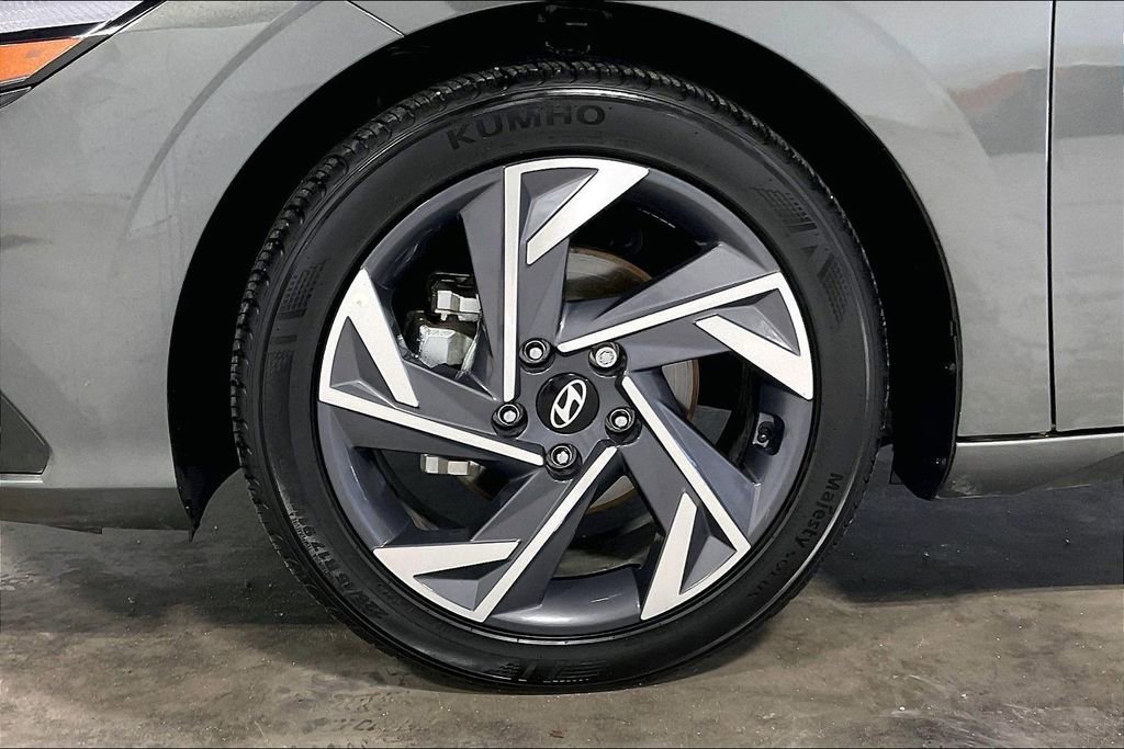 Used 2025 Hyundai Elantra Sport FWD image 10
