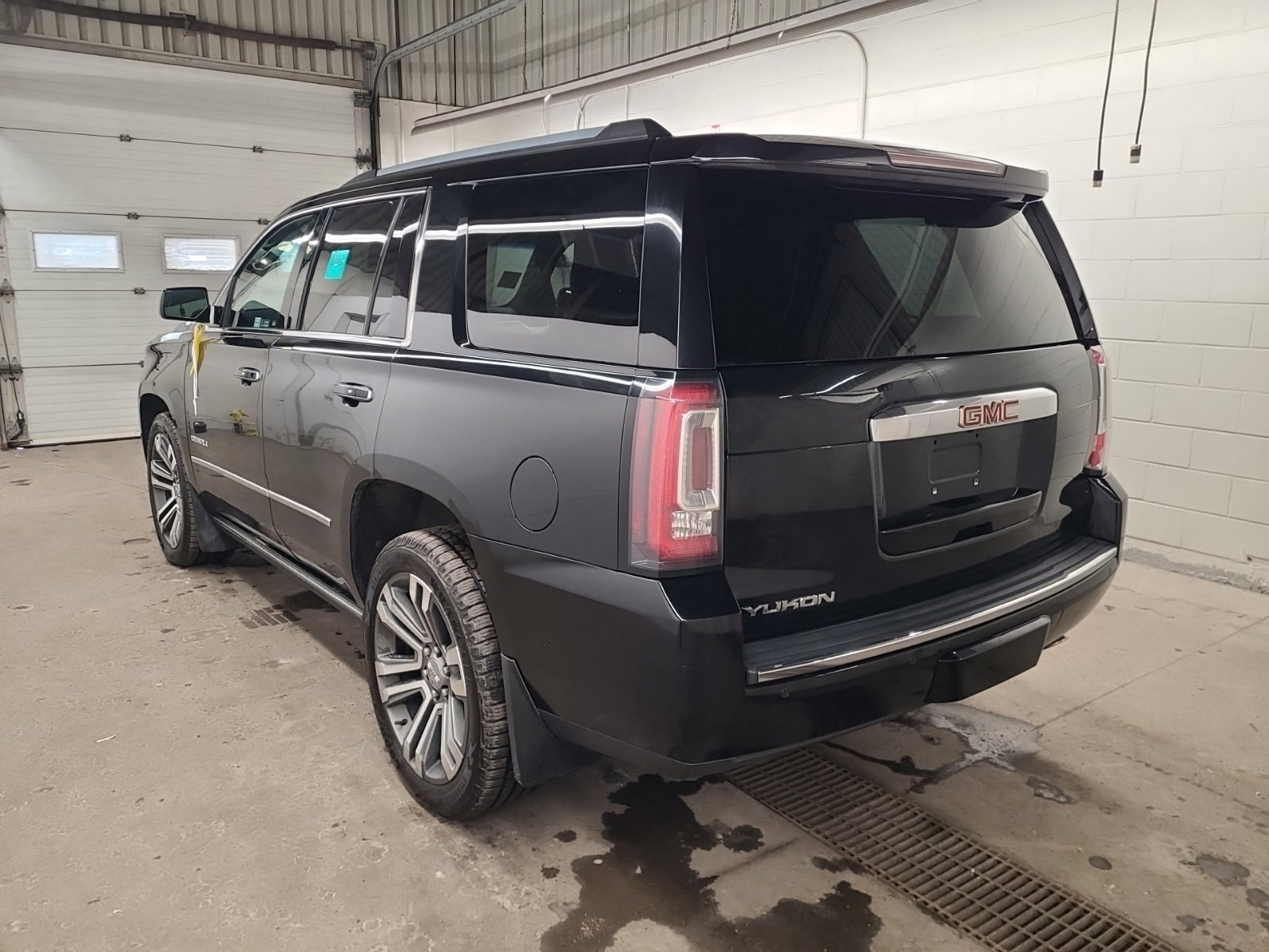 Used 2019 GMC Yukon Denali w/ Denali Ultimate Package image 8