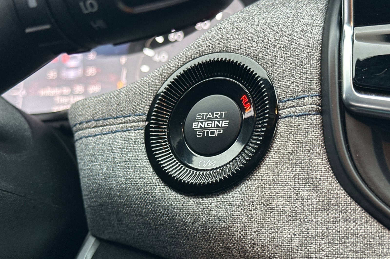 Used 2024 Jeep Compass Latitude image 33