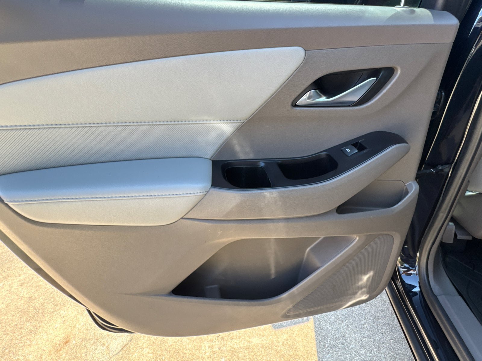 Used 2020 Chevrolet Traverse Premier FWD image 26
