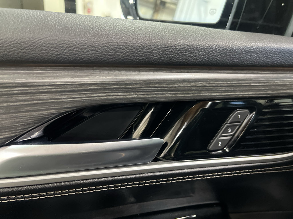 Used 2023 Jeep Wagoneer L Series II AWD/4WD image 29