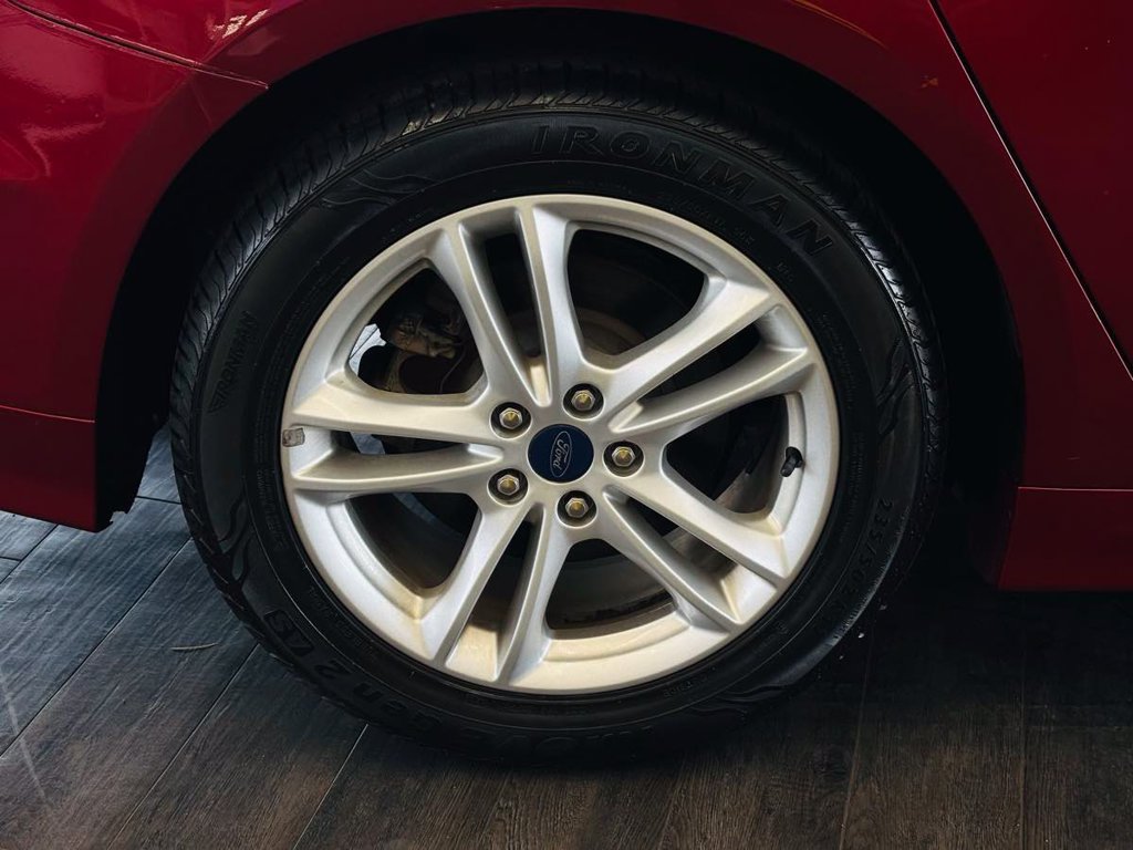 Used 2018 Ford Fusion SE w/ Fusion SE Technology Package FWD image 21