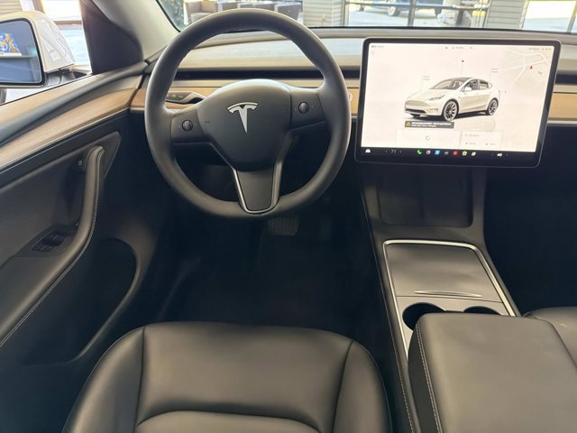 Used 2025 Tesla Model Y Long Range image 26
