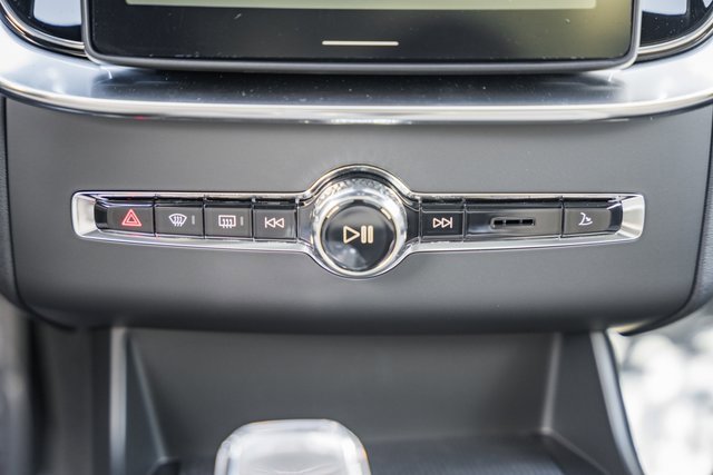 New 2026 Volvo XC90 B6 Ultra image 18