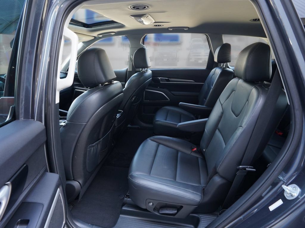 Used 2020 Kia Telluride S FWD image 27