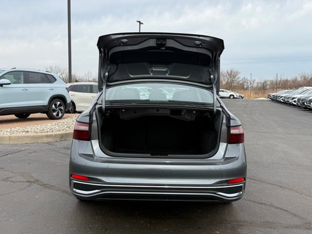 New 2026 Volkswagen Jetta SEL FWD image 3