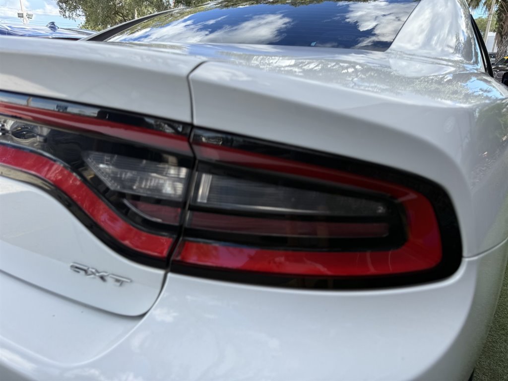 Used 2018 Dodge Charger SXT Plus RWD image 12