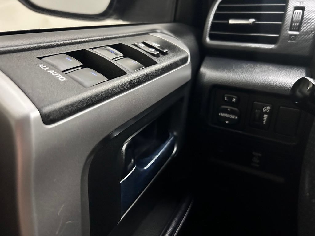 Used 2018 Toyota 4Runner SR5 AWD/4WD image 19