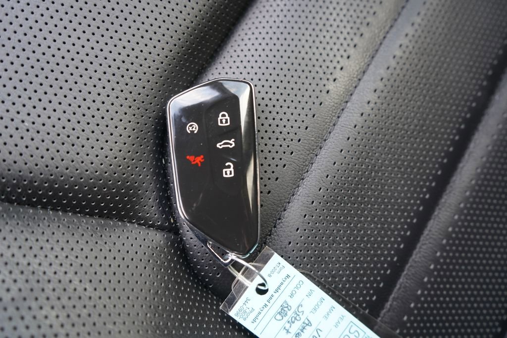 Used 2025 Volkswagen Atlas Cross Sport SEL R-Line image 38