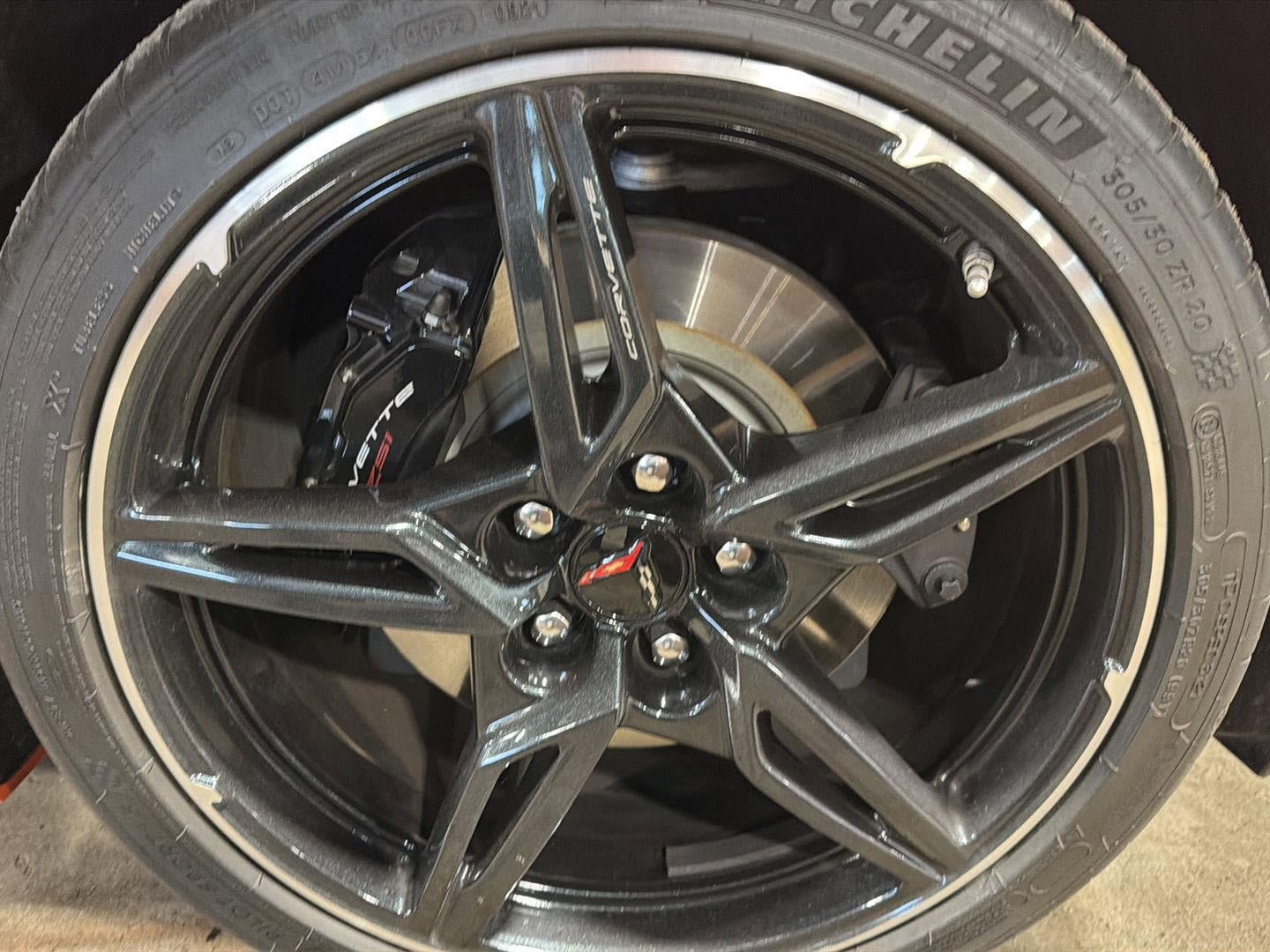 Used 2021 Chevrolet Corvette Stingray Coupe w/ Z51 Performance Package RWD image 11