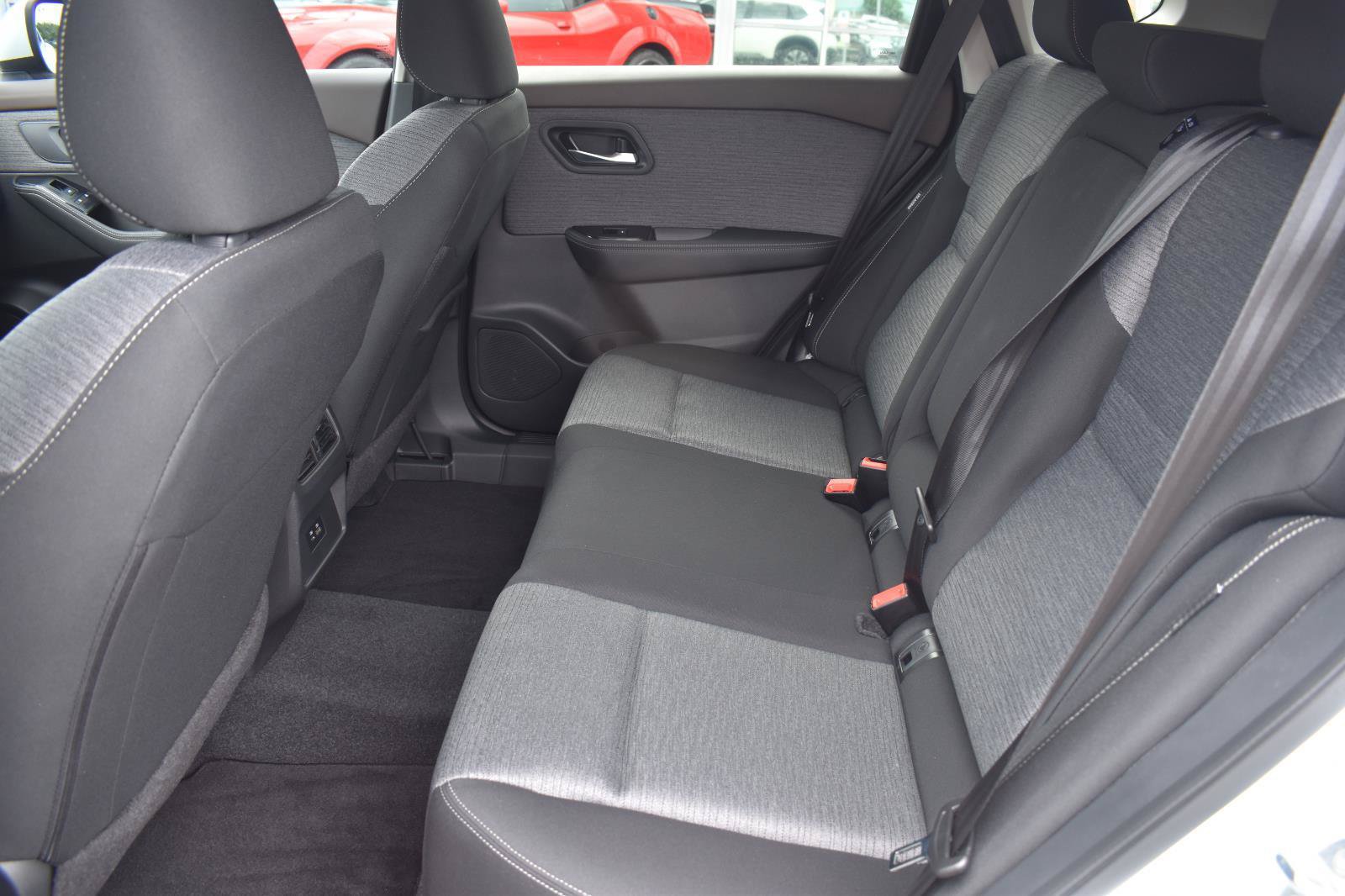 Used 2023 Nissan Rogue SV FWD image 45