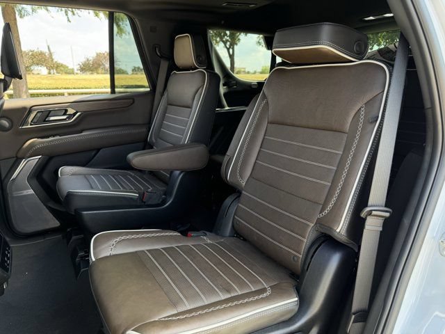 Used 2026 GMC Yukon Denali Ultimate AWD/4WD image 29