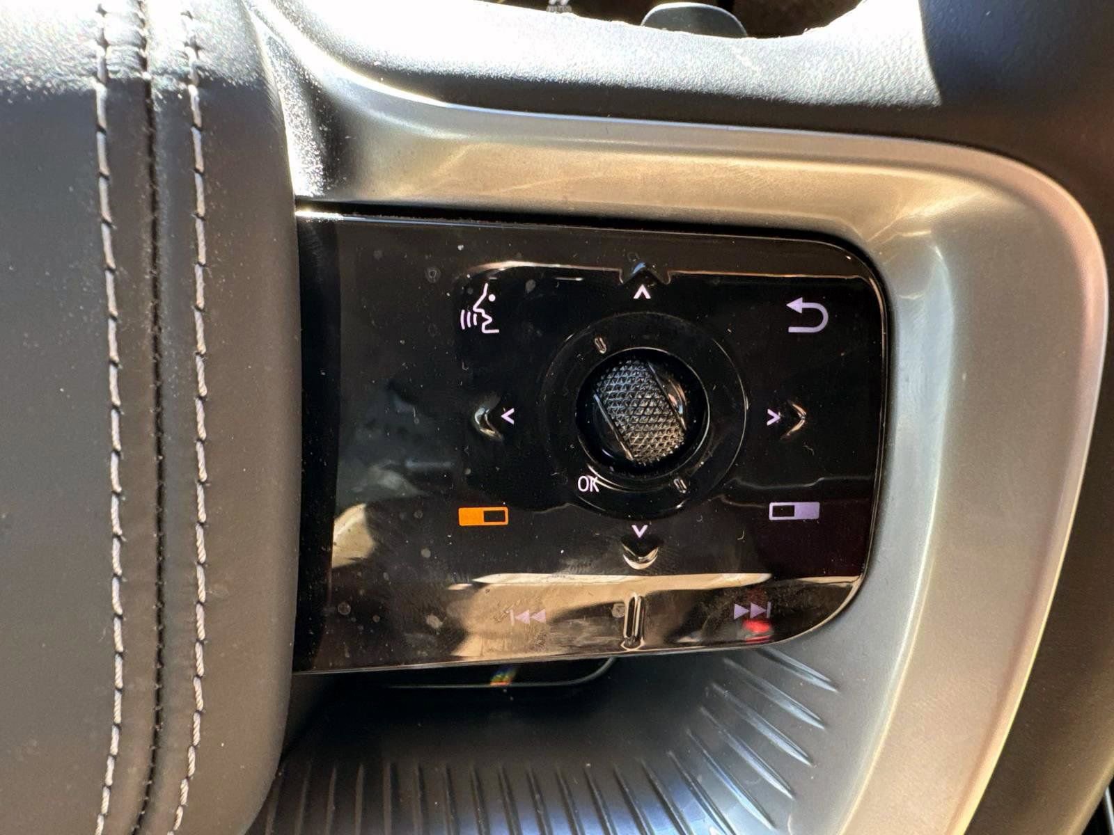 Used 2025 INFINITI QX80 Sensory image 23