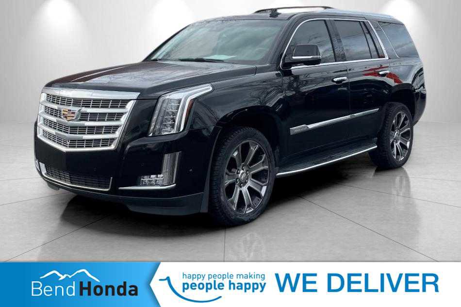 Used 2017 Cadillac Escalade Luxury image 1
