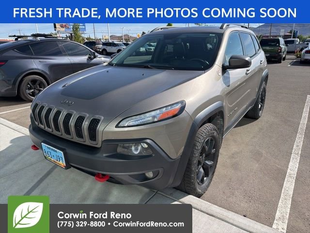 Used 2018 Jeep Cherokee Trailhawk w/ Quick Order Package 27L AWD/4WD image 3