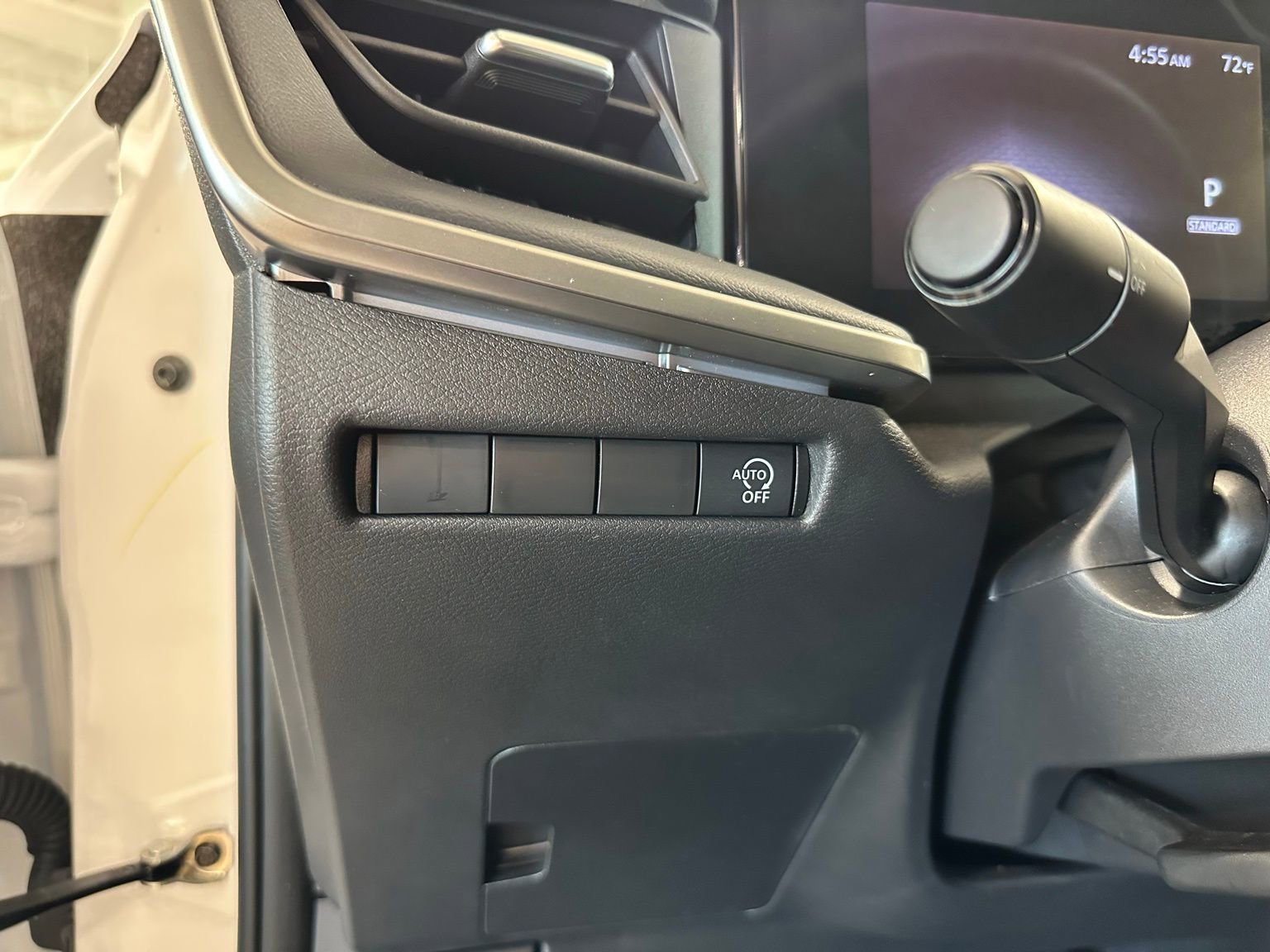 Used 2025 Nissan Kicks S image 21