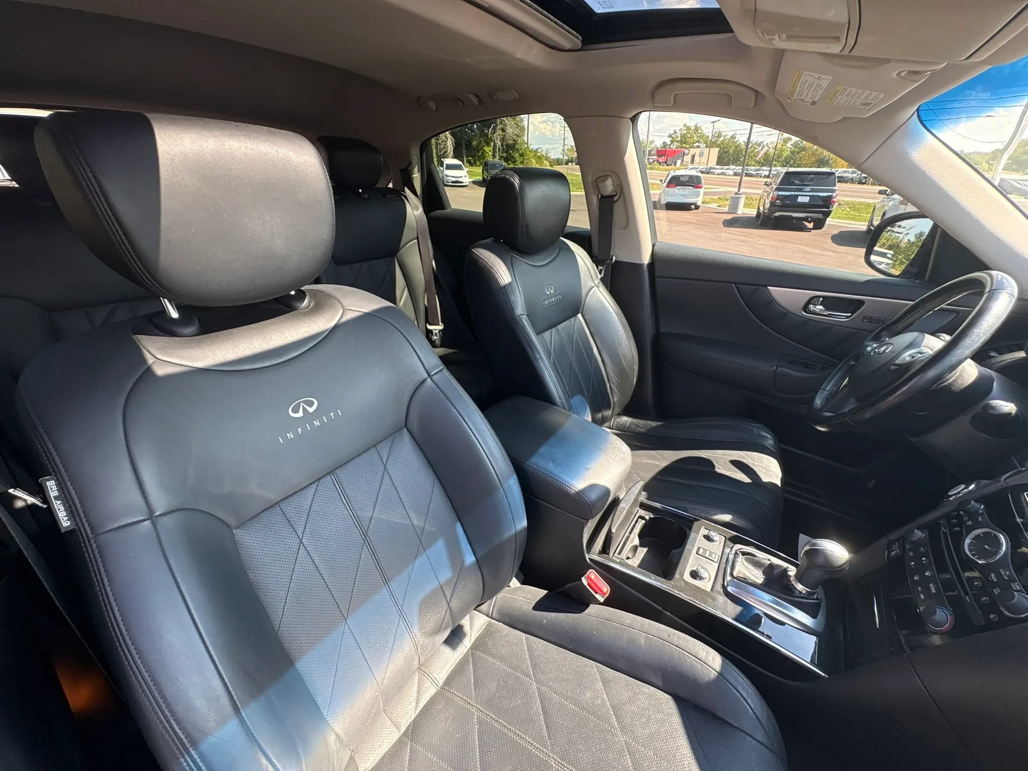 Used 2011 INFINITI FX35 AWD w/ Premium Pkg image 35