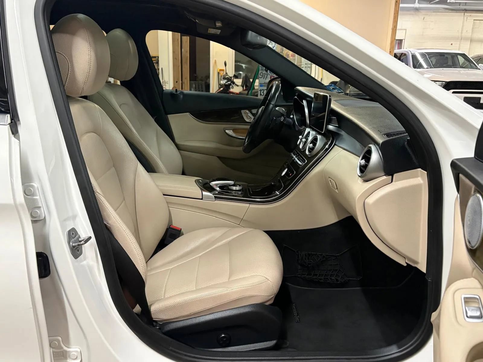 Used 2018 Mercedes-Benz C 300 4MATIC Sedan image 20