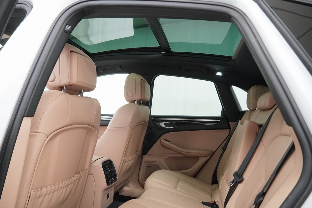 Used 2023 Porsche Macan image 22