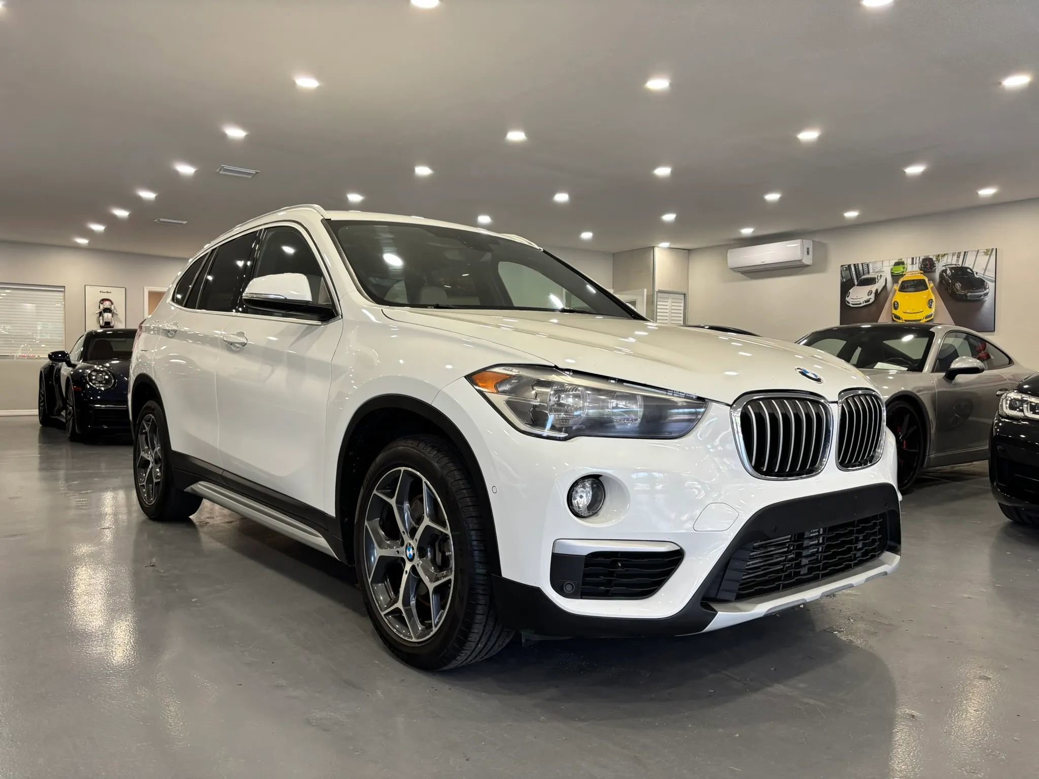 Used 2018 BMW X1 sDrive28i FWD image 1