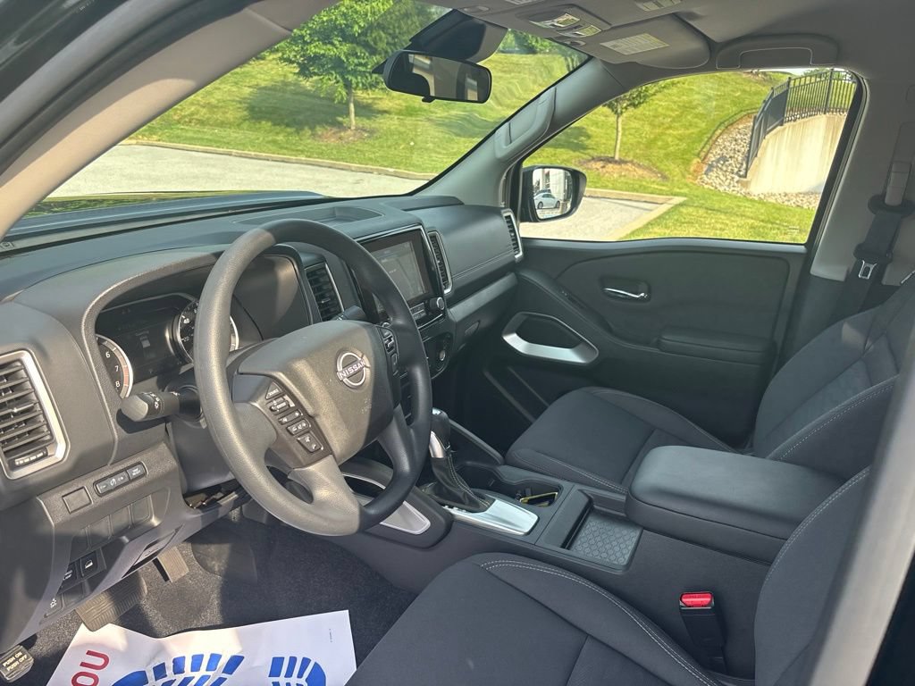 Used 2024 Nissan Frontier SV w/ Tow Package AWD/4WD image 11