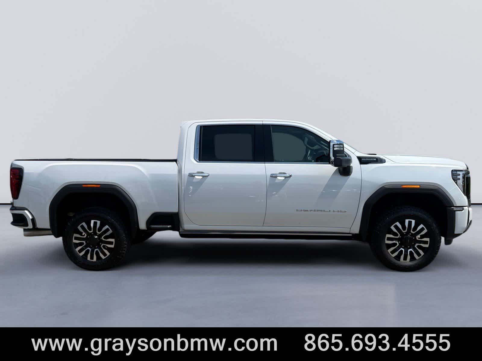 Used 2025 GMC Sierra 2500 Denali Ultimate AWD/4WD image 2