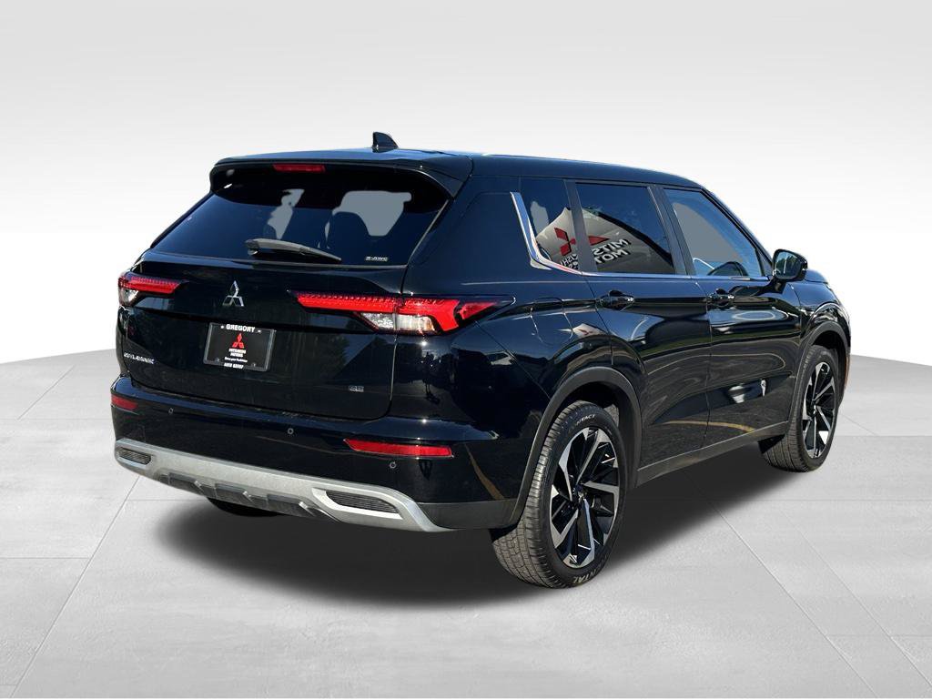 Used 2022 Mitsubishi Outlander SE AWD/4WD image 7