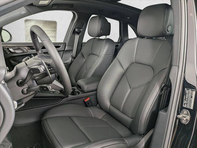 New 2026 Porsche Macan AWD/4WD image 5