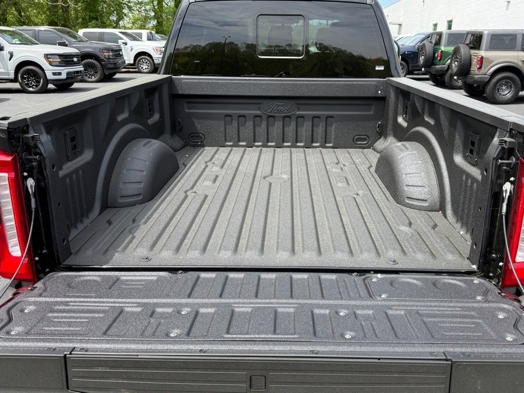 New 2025 Ford F350 Lariat w/ Lariat Ultimate Package image 17