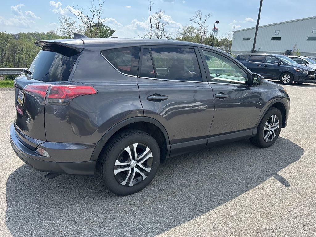 Used 2018 Toyota RAV4 LE w/ All Weather Liner Package AWD/4WD image 10