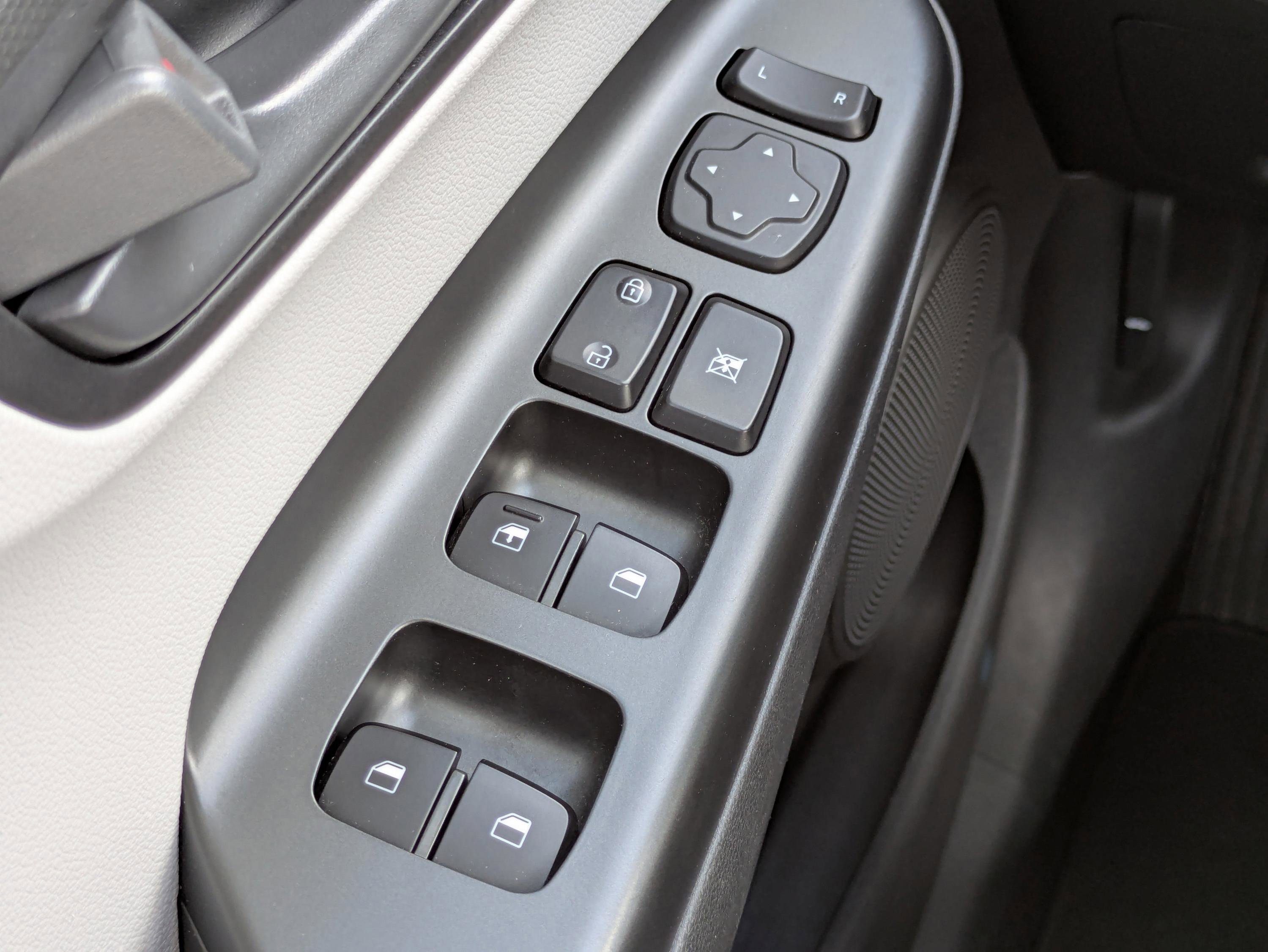 Used 2022 Hyundai Kona SEL AWD/4WD image 15