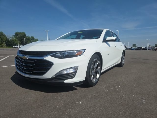 Used 2020 Chevrolet Malibu LT FWD image 2