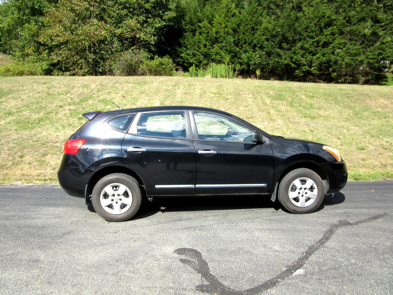 Used 2012 Nissan Rogue S image 2