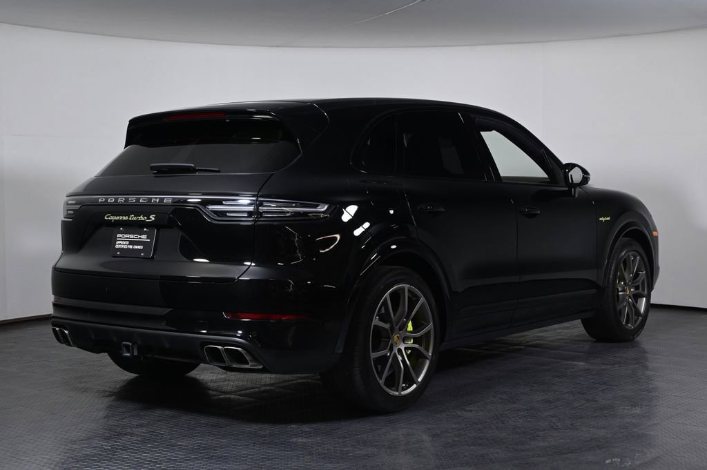 Certified 2022 Porsche Cayenne Turbo S AWD/4WD image 7