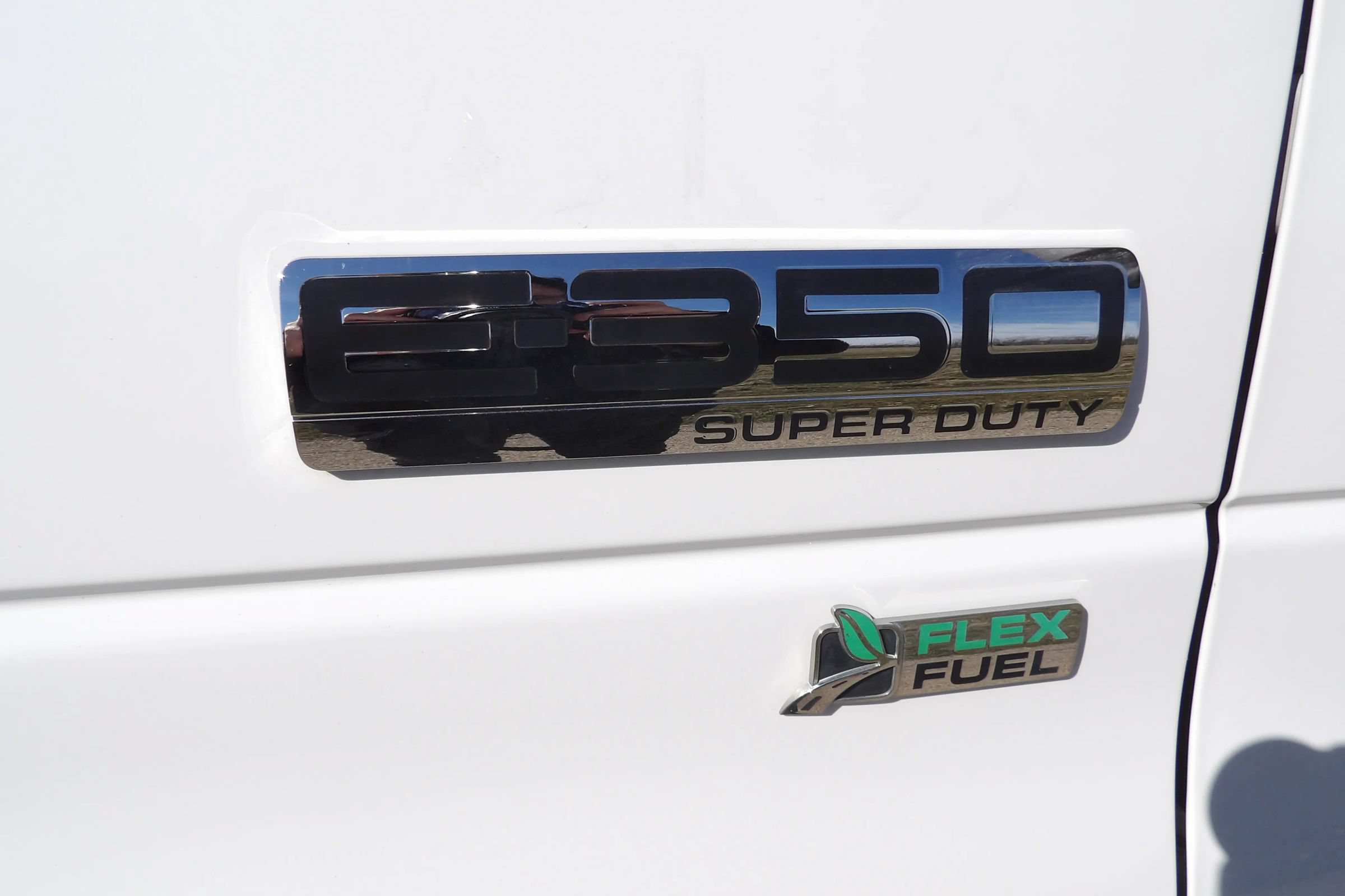 Used 2014 Ford E-350 and Econoline 350 Super Duty RWD image 12
