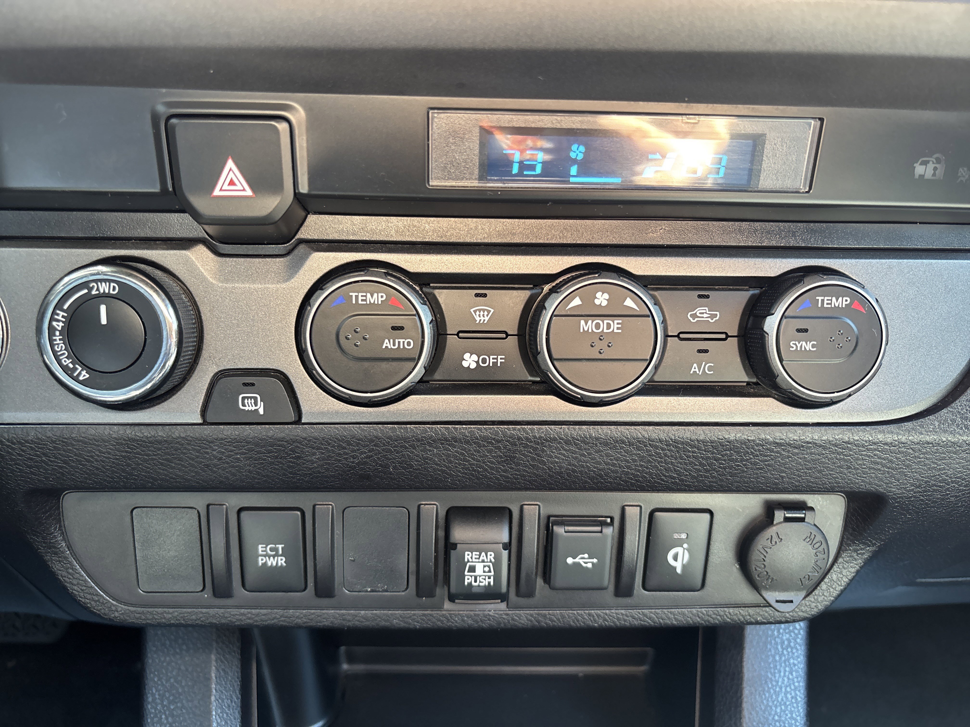 Used 2022 Toyota Tacoma TRD Sport AWD/4WD image 56