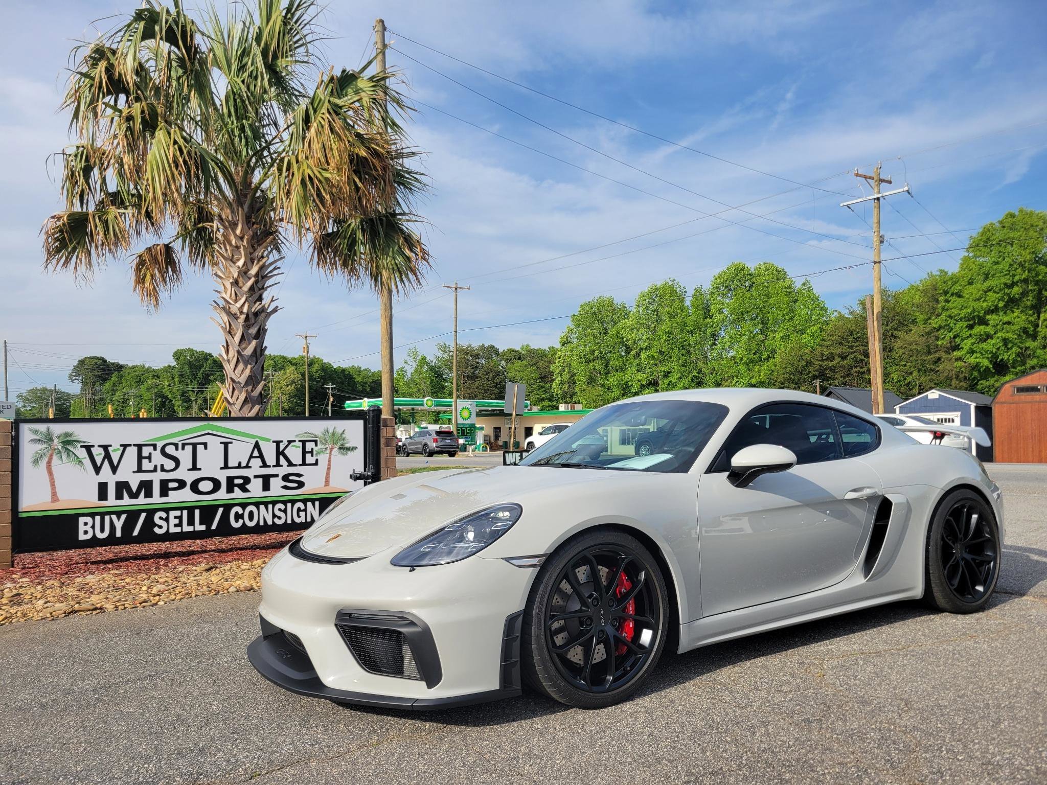 Used 2022 Porsche 718 Cayman GT4 RWD image 1