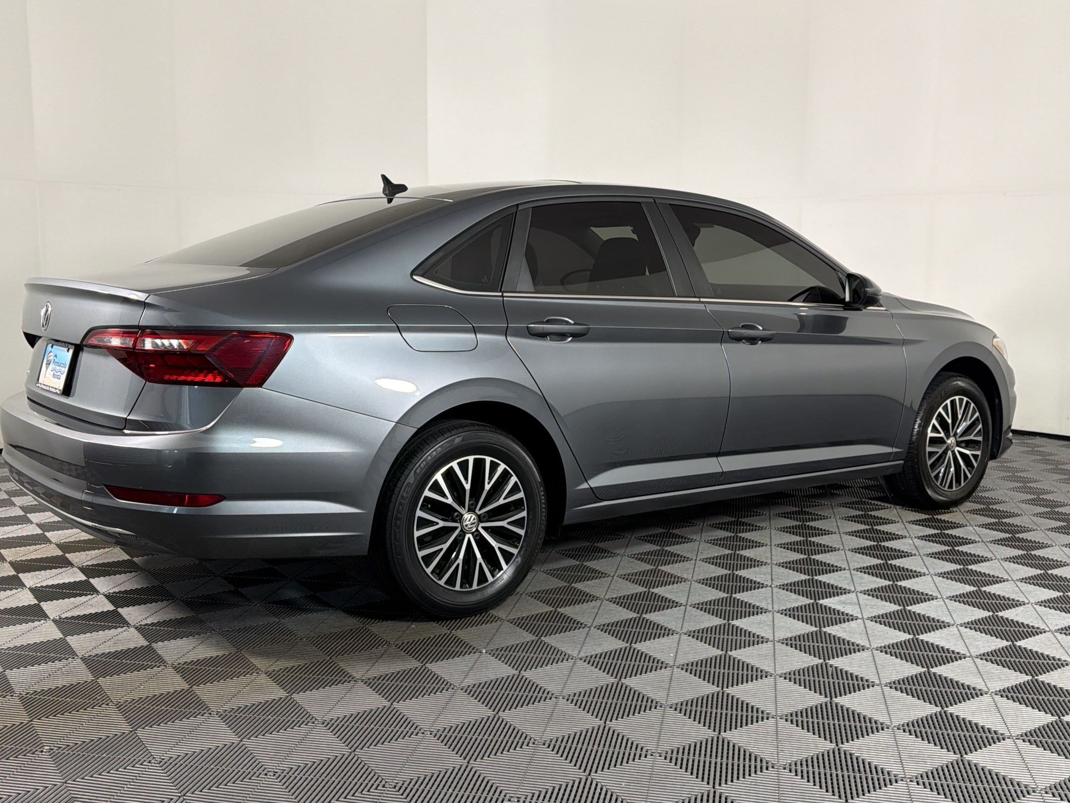 Used 2020 Volkswagen Jetta SE w/ SE Cold Weather Package FWD image 7