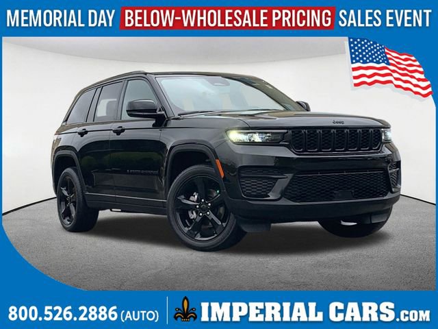 Used 2024 Jeep Grand Cherokee Altitude AWD/4WD image 1