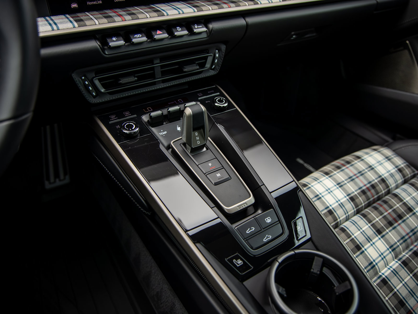Certified 2025 Porsche 911 Turbo S AWD/4WD image 18