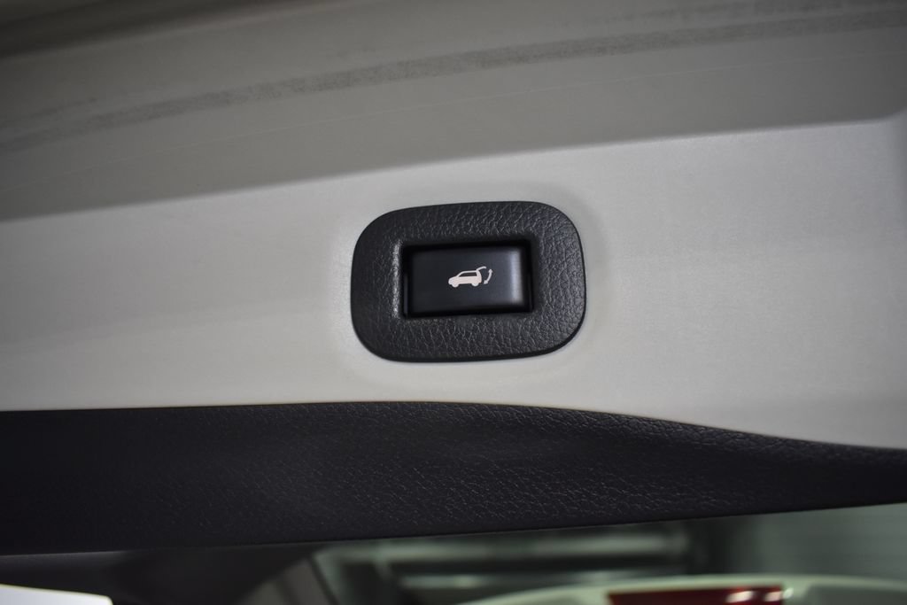 Used 2014 Nissan Rogue SV w/ SV Premium Package FWD image 34