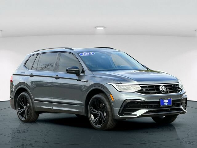 Used 2023 Volkswagen Tiguan SE R-Line FWD image 8